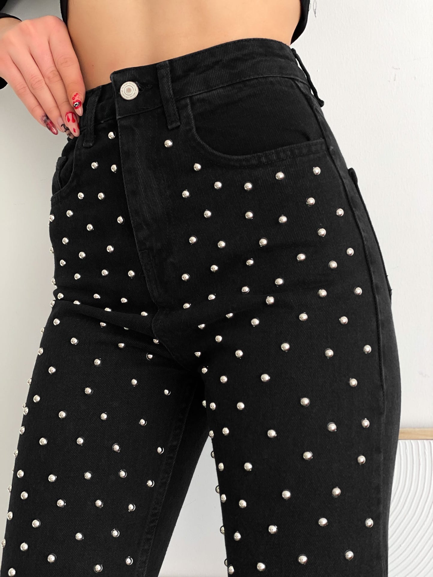 Stylish Beaded Skinny Jeans for a Fashion-Forward Look | Shop Now