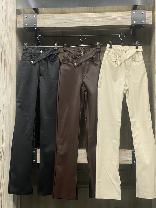 Stylish Pleather Pants: A Contemporary Fashion Must-Have