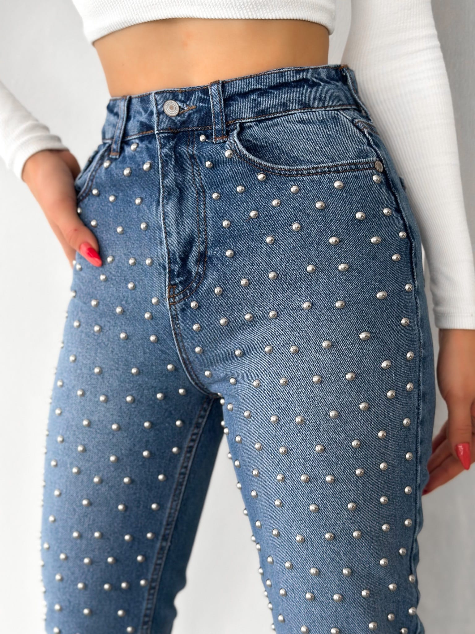 Stylish Beaded Skinny Jeans for a Fashion-Forward Look | Shop Now